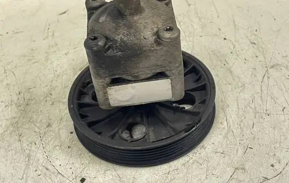 Volvo XC70 Power steering pump 30741122 7613955147