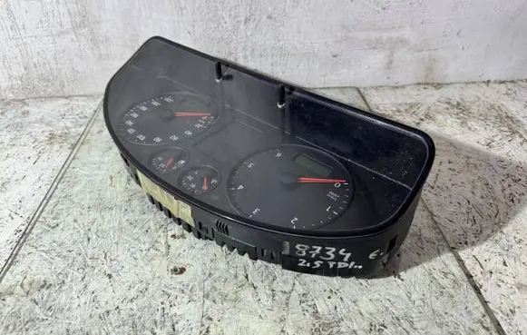 Volkswagen Transporter - Caravelle T5 Speedometer (instrument cluster) 88311346