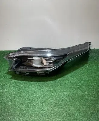 KIA Ceed Headlight/headlamp 92101j7xxx