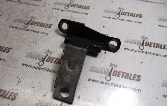 Lexus LS 430 Front door upper hinge