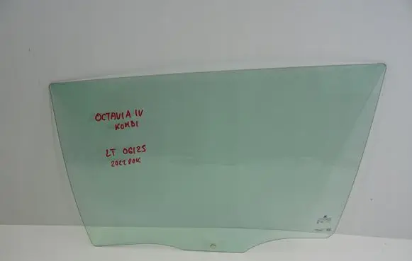 Skoda Octavia Mk4 Rear side window