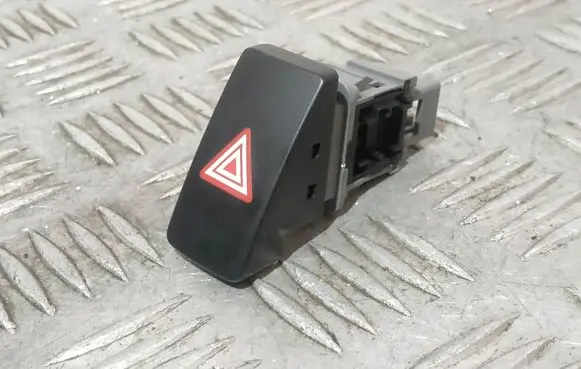 Toyota Avensis T270 Hazard light switch 15B424