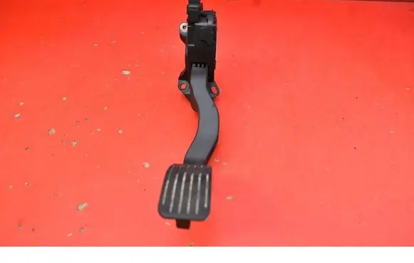 Peugeot 301 Accelerator throttle pedal 9671433680