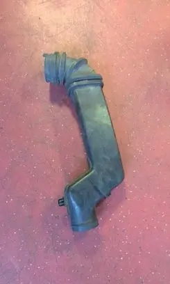 Mercedes-Benz E W124 Air intake hose/pipe 1111400912