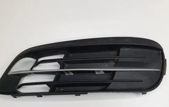 BMW 5 F10 F11 Front bumper lower grill 7331733