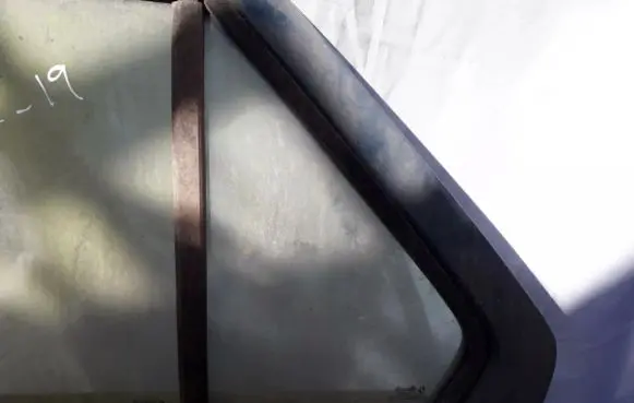 Renault 19 Rear vent window glass 