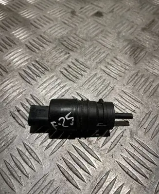BMW X3 F25 Windscreen/windshield washer pump 8362154