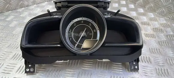Mazda CX-3 Speedometer (instrument cluster) BJE155430 MT971A