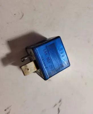 Audi A6 S6 C5 4B Other relay 8A0951253