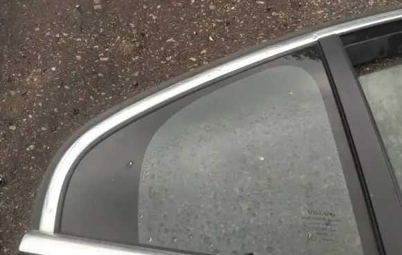 Volvo S80 Rear vent window glass as2