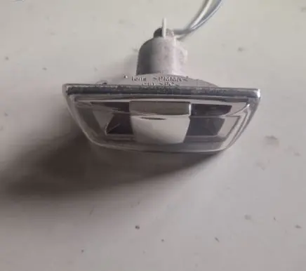 Opel Corsa D Front fender indicator light 13252455 13252456