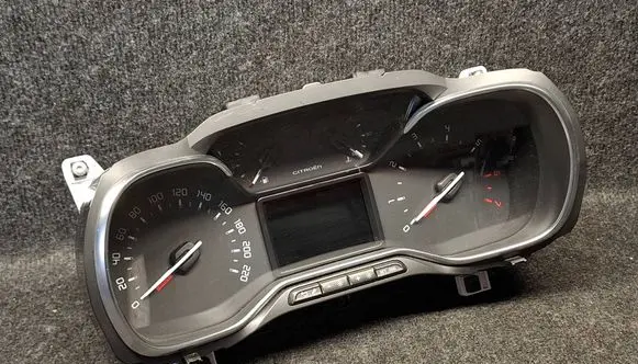 Speedometer (instrument cluster)