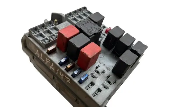 Alfa Romeo 147 Fuse box set 46558759