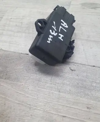 Seat Alhambra (Mk2) Seat heating relay 5K0959772