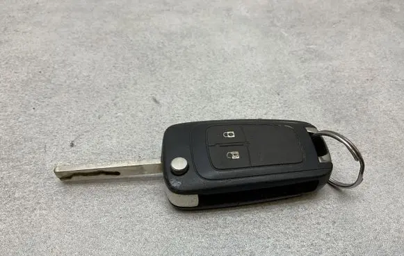 Opel Insignia A Ignition key/card 