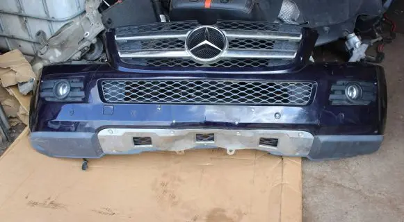 Mercedes-Benz GL X164 Front bumper A1648800185 A1648880223 A0142ASSX