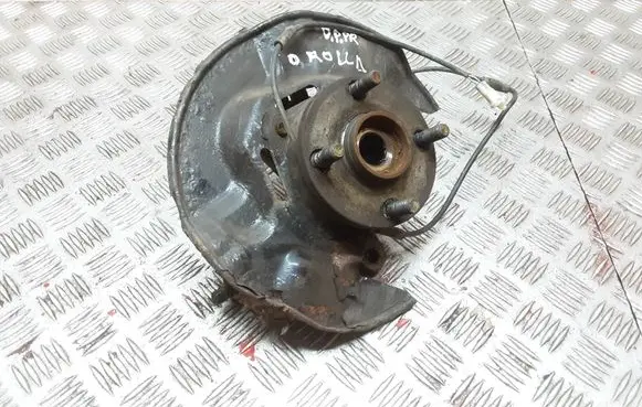 Toyota Corolla E120 E130 Front wheel hub