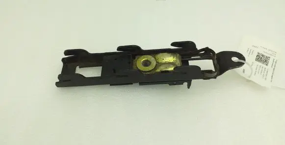 Volkswagen PASSAT B5.5 Seat belt adjustment rail 3B0857819E