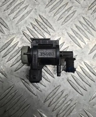 Volkswagen Golf IV Turbo solenoid valve 1J0906283A