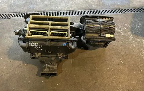 Jeep Grand Cherokee WL Interior heater climate box assembly housing WL00022203