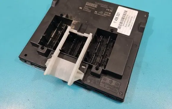 Skoda Octavia Mk3 (5E) Central body control module 5Q0937084DA IMPRK1456321