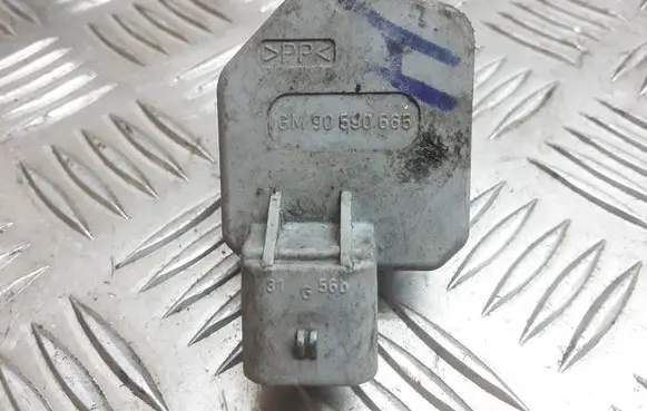 Opel Astra G Headlight level adjustment motor 90590665