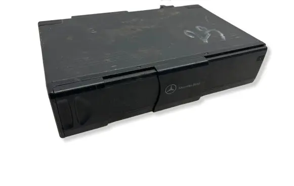 Mercedes-Benz S W220 CD/DVD changer 