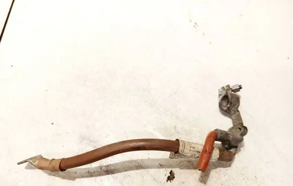 Opel Astra H Positive cable (battery) 13127074