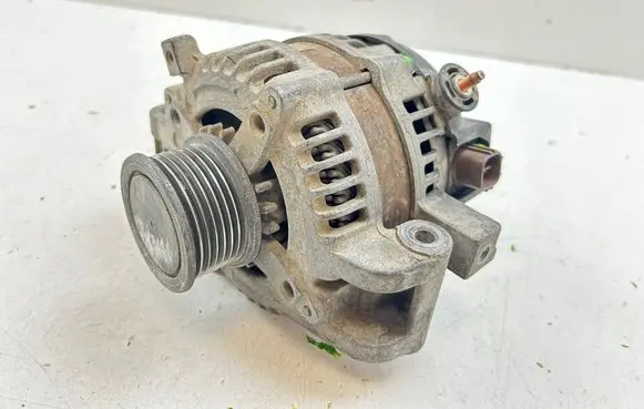 Toyota Corolla Verso AR10 Generator/alternator