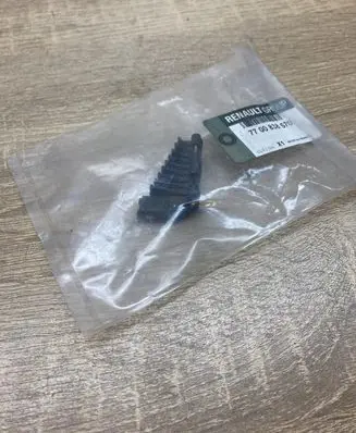 Renault Clio III Windshield trim 7700838570
