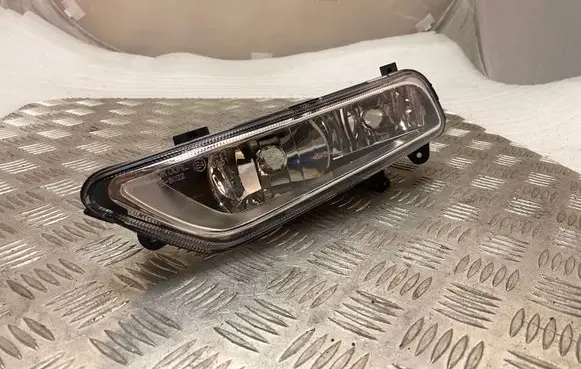 Volkswagen PASSAT B7 Front fog light 19B02206 3AA941661F