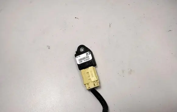 Lexus IS 220D-250-350 Airbag deployment crash/impact sensor 8983153010 5098269815