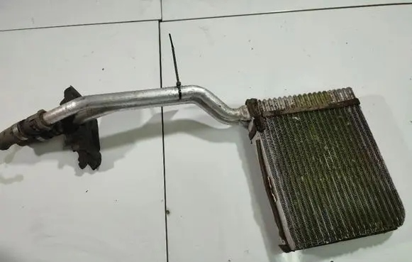 Ford Focus Heater blower radiator