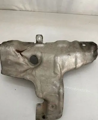 Volvo V40 Heat shield in engine bay 31361957