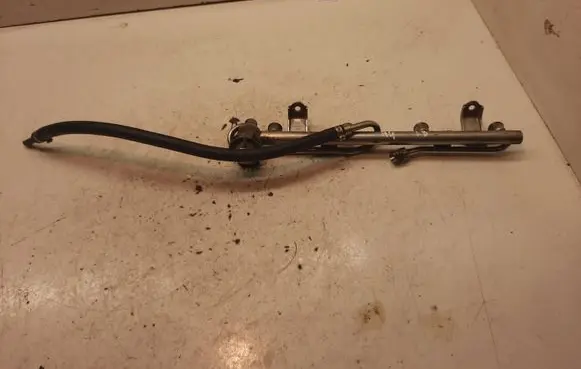 Audi A4 S4 B5 8D Fuel main line pipe 058133681