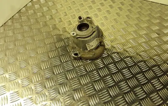 Volvo XC70 Front shock absorber mounting bracket 08646093 1567096
