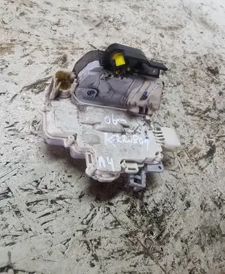 Audi A4 S4 B7 8E 8H Front door lock