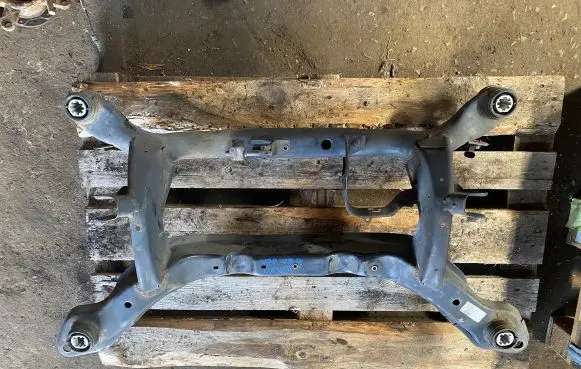 Volvo V70 Rear axle beam 