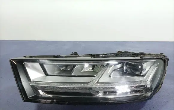 Audi Q7 4M Headlight/headlamp 4M0941033