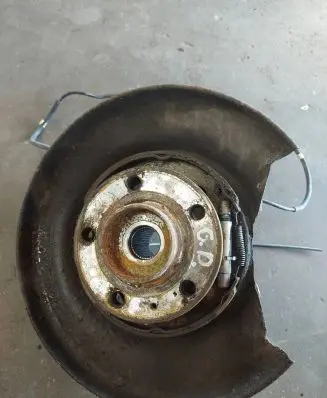 Volvo XC70 Rear wheel hub 9200624