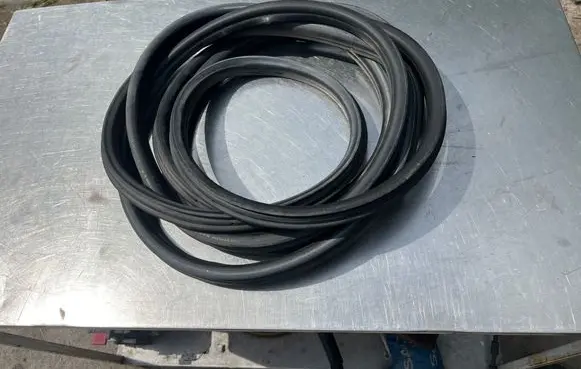 Mercedes-Benz Sprinter W907 W910 Sliding door rubber seal 