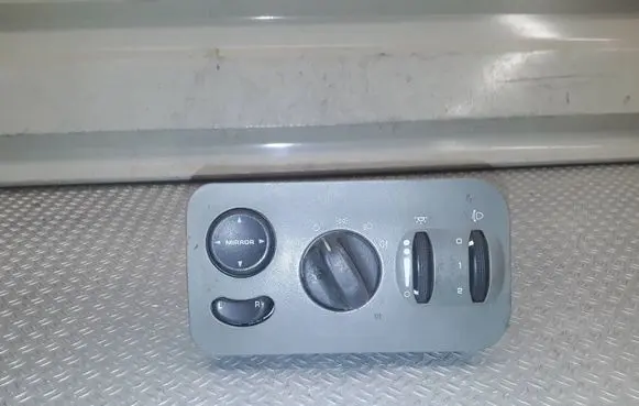 Chrysler Voyager Light switch 746754335