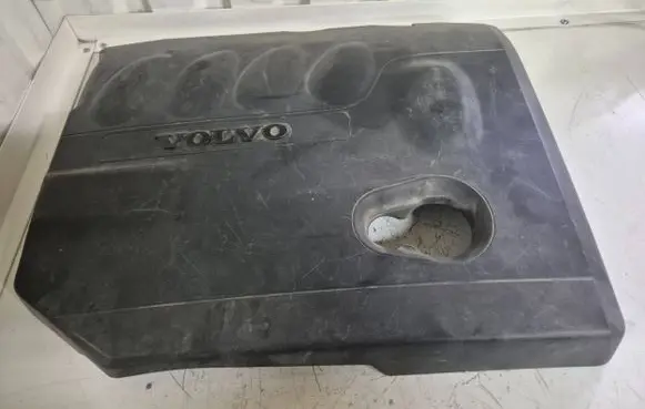 Volvo V50 Engine cover (trim)