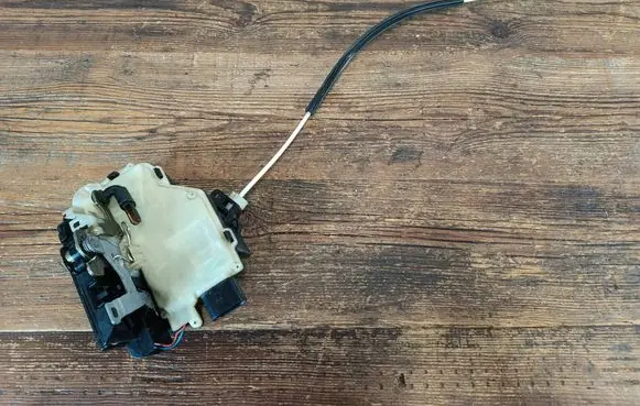 Porsche Boxster 986 Front door lock 3B1837016P