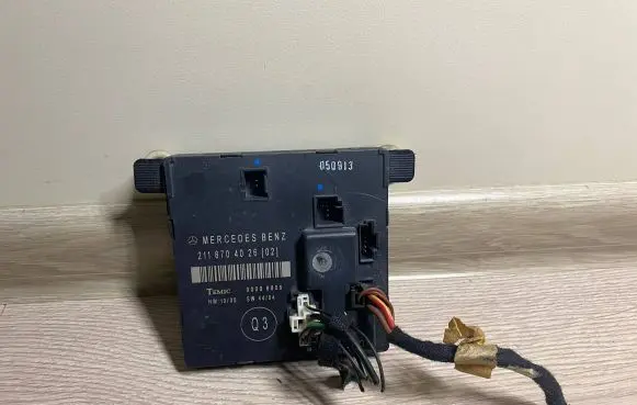 Mercedes-Benz E W211 Other control units/modules 2118704026 A2118704026 211870402602