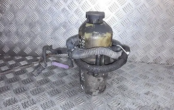 Opel Zafira A Power steering pump 