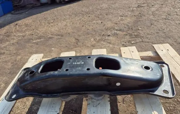 Infiniti Q50 Gearbox mount