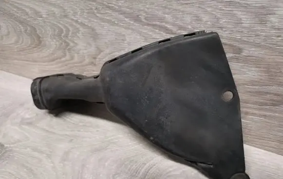 Mitsubishi Colt Air intake duct part MR993548 A1355200002