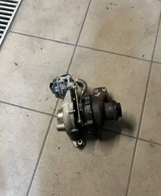 Ford Focus Turbo 9813241380