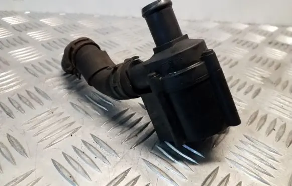 Skoda Octavia Mk3 (5E) Electric auxiliary coolant/water pump 5Q0965561B